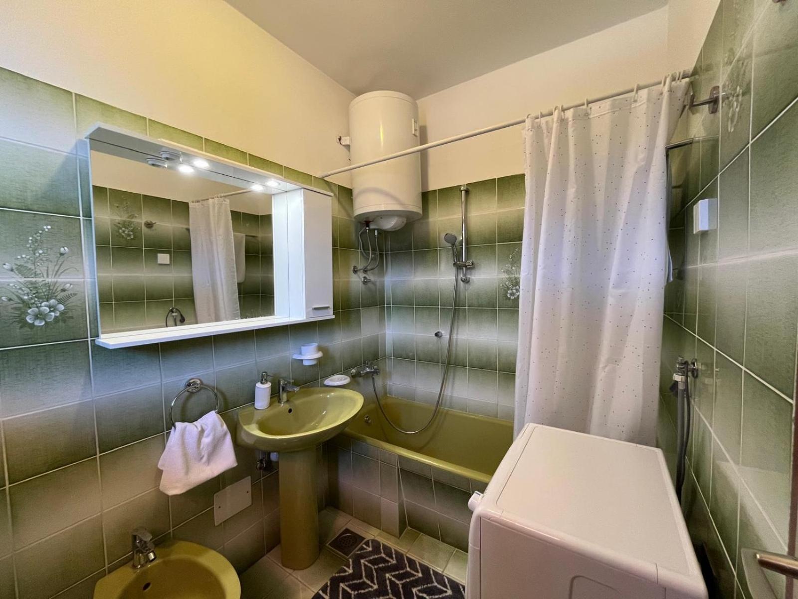 Mia Apartments מדולין מראה חיצוני תמונה